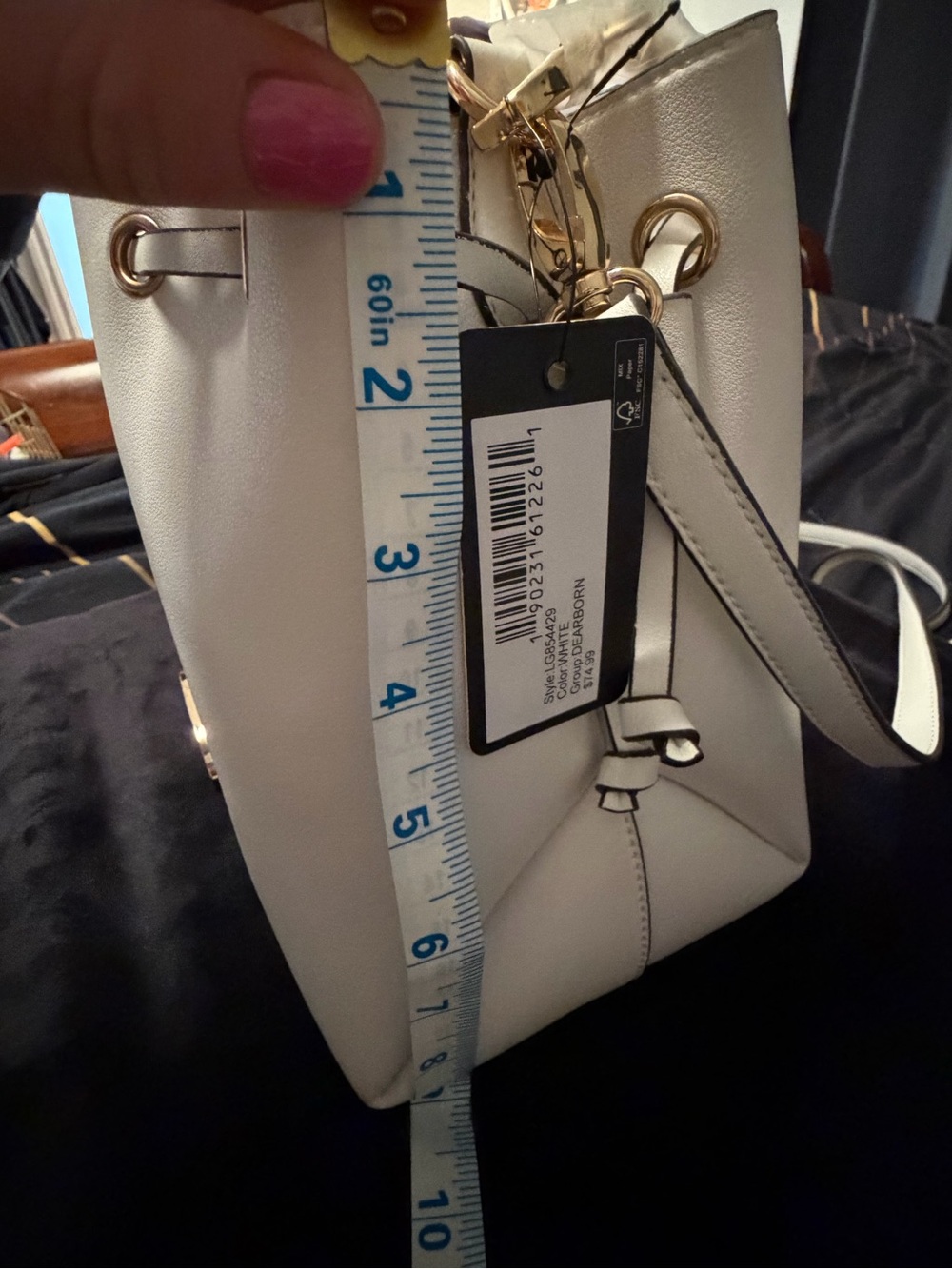 NWT GUESS Cream Tote with Gold Chain and Logo - Picture 2 of 12